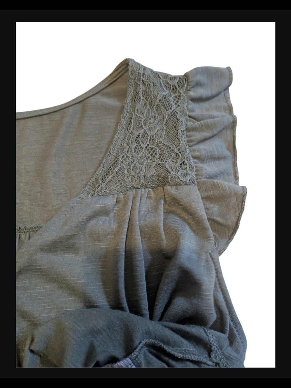 No Boundaries Size XXL Button-Front Ruffle Top in Olive Green - Picture 3 of 8